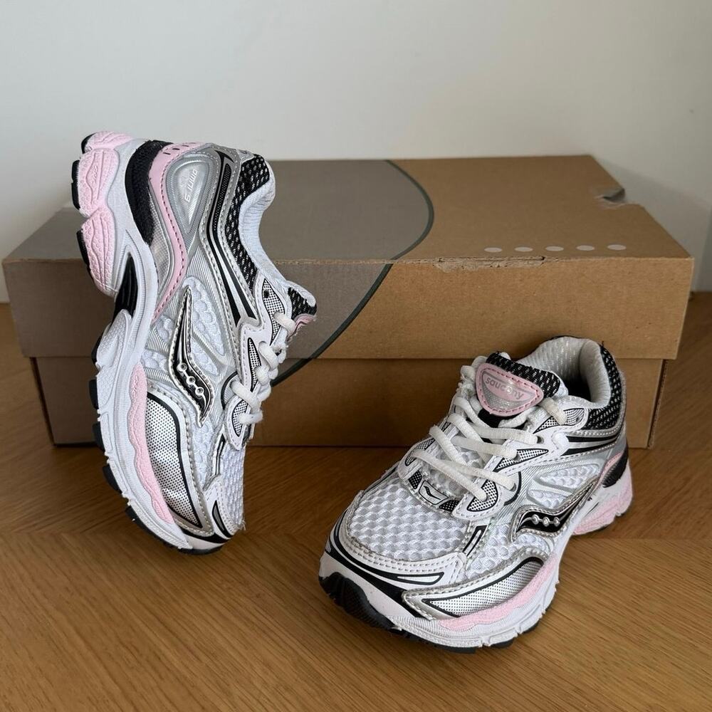 Saucony Omni 9 ‘Silver/Pink’ Toddler Sneakers- SZ 9 C
